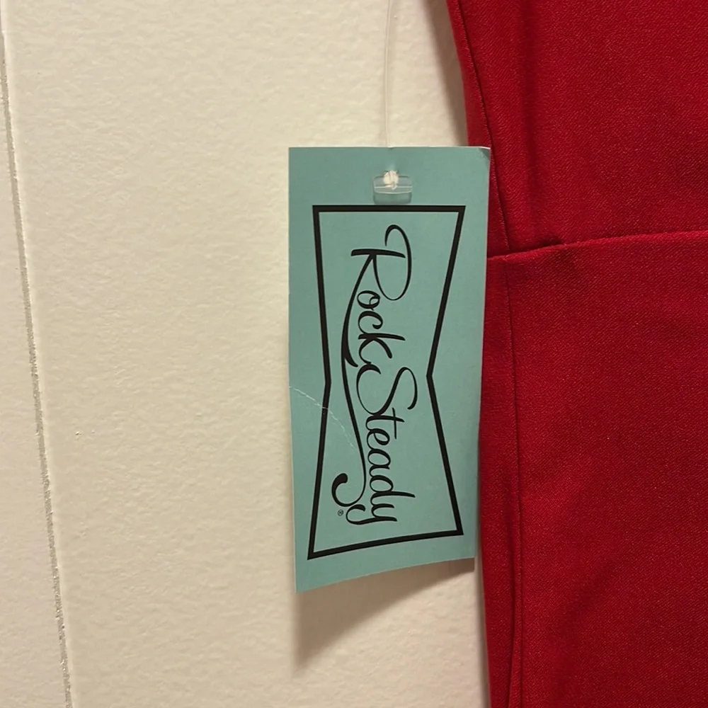 Red Dress - Picture 7 of 8